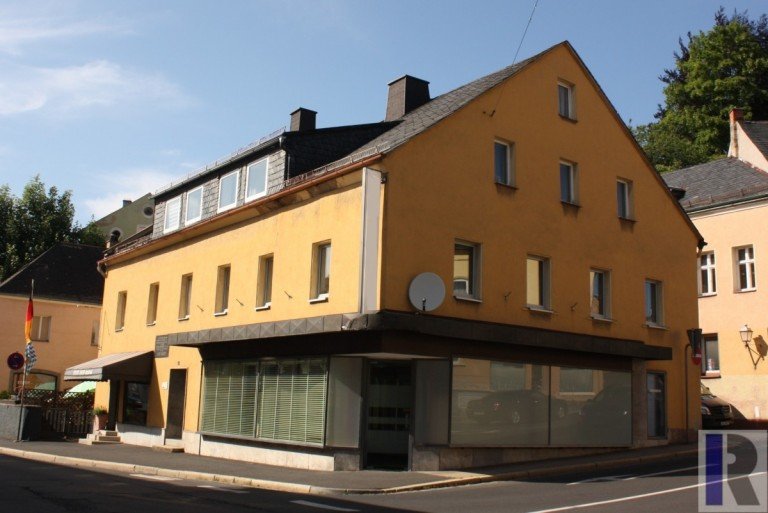 Geb�udeansicht Arzberg Haus Wohnen und Arbeiten von Zuhause