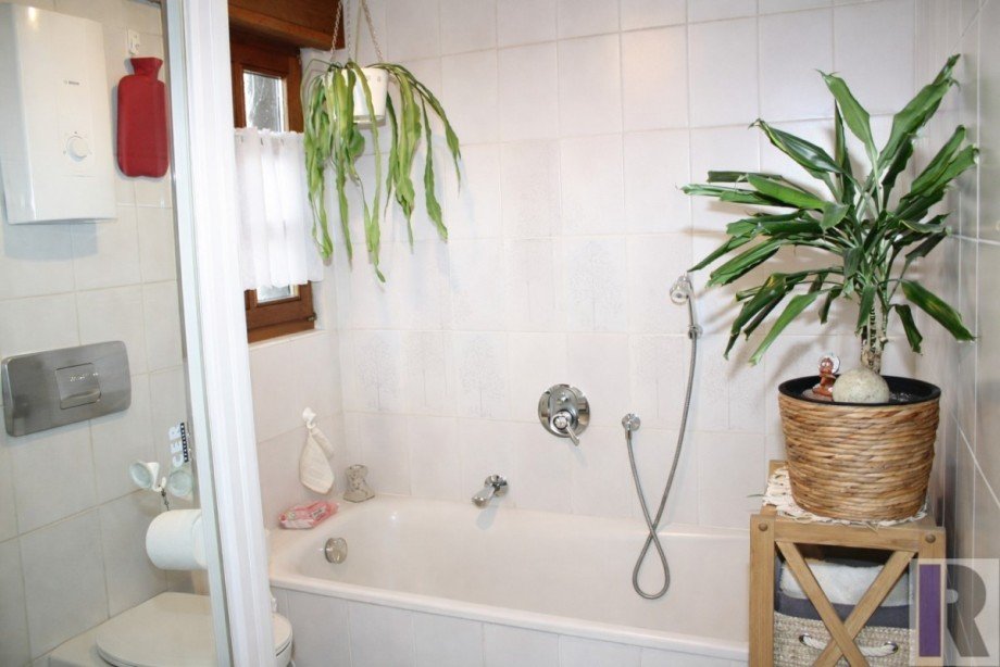 Badewanne Einfamilienhaus Neuwied (Feldkirchen)