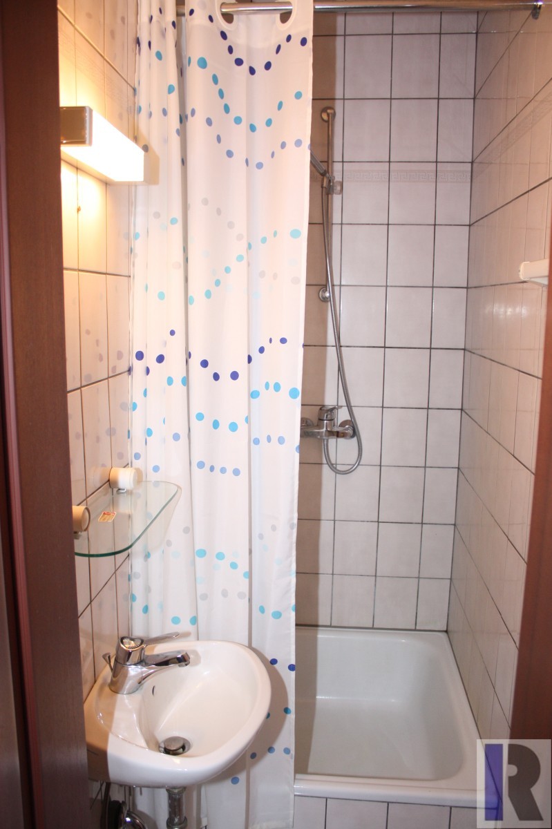 separte Dusche im UG Etagenwohnung Saffig