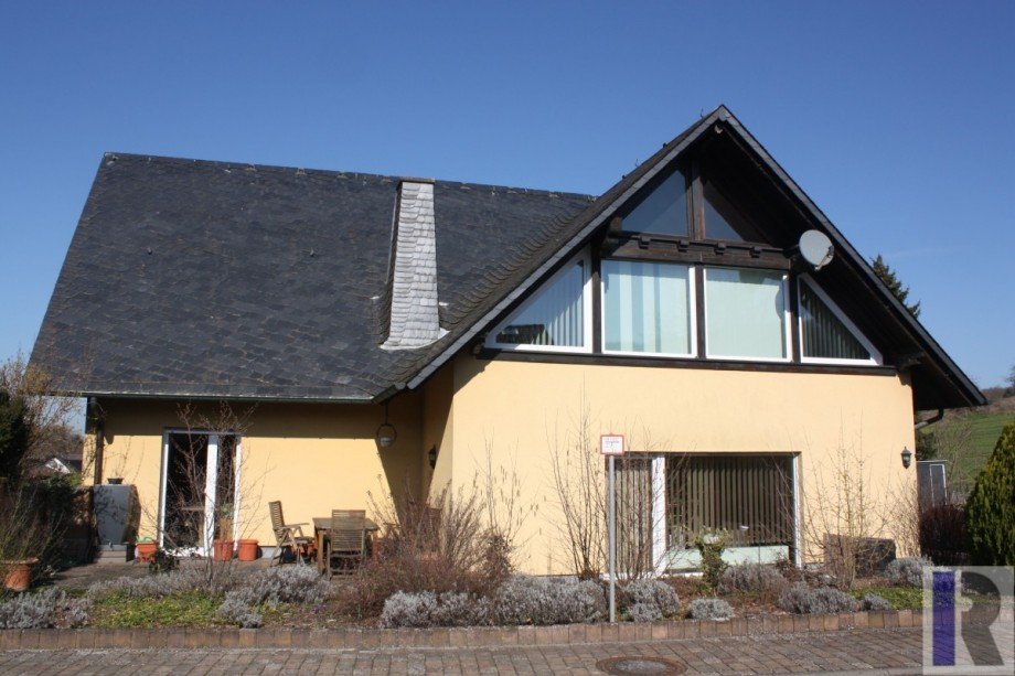 Hausansicht Westseite Einfamilienhaus Saffig