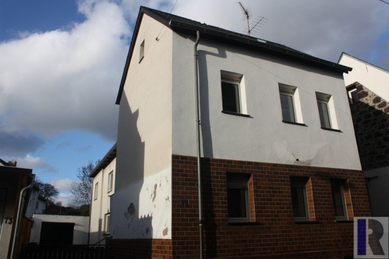 Geb�udeansicht stra�enseitig Andernach Einfamilienhaus Andernach, Einfamilienhaus mit Garten und Garage