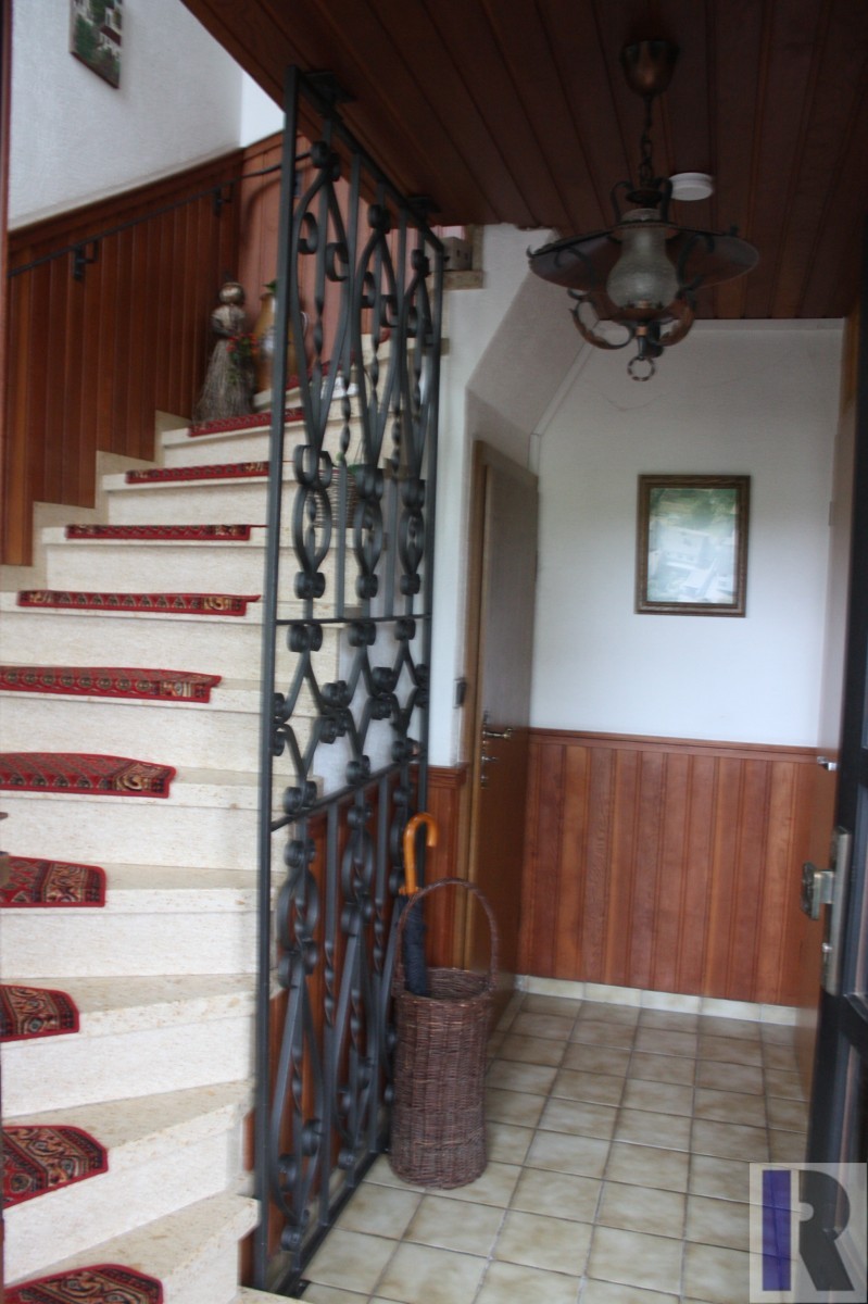 Eingang Treppenhaus Einfamilienhaus Neuwied (Feldkirchen)